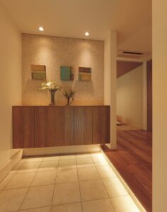 【間接照明がある玄関】