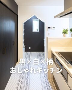黒と白でまとめたキッチン